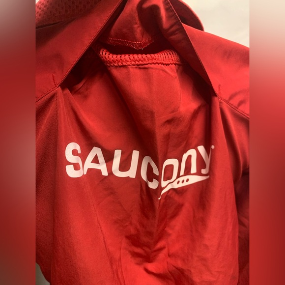 Saucony and‎ Hind collaborated jacket size small. - Picture 7 of 9